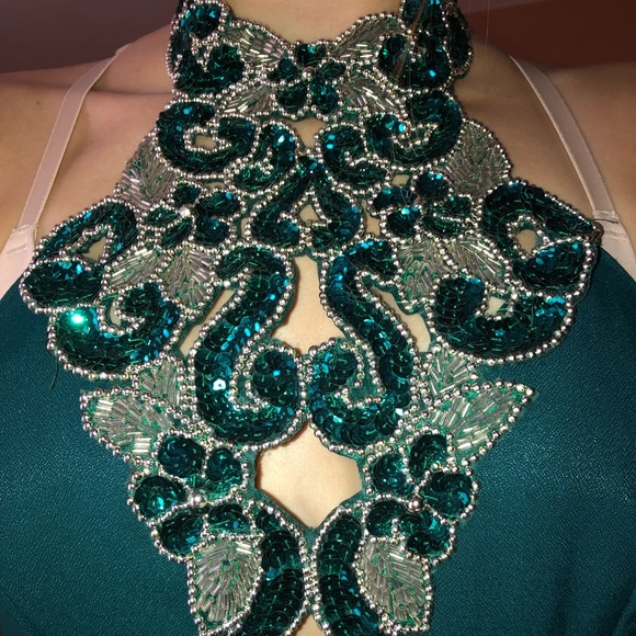 PROM/ FORMAL DARK GREEN DRESS HALTER NECK - Picture 1 of 7